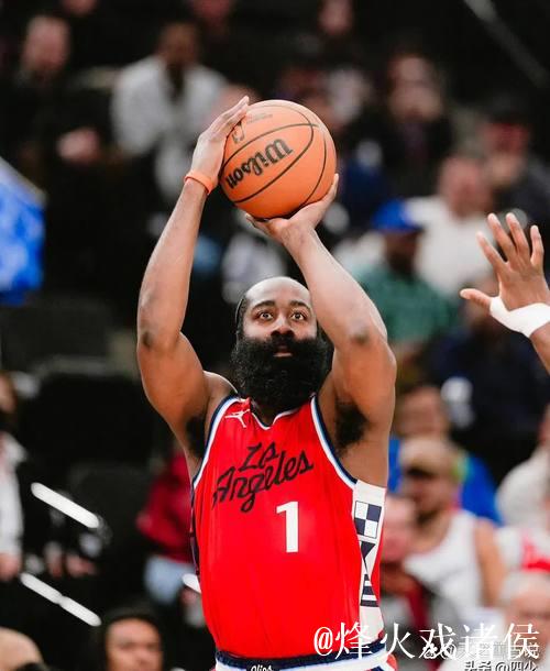 哈登带伤出战首节10分钟，罚球失准仅得1分1板3助1断